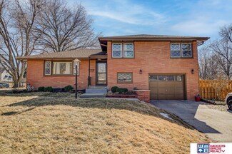 6141 Lexington Ave, Lincoln, NE 68505