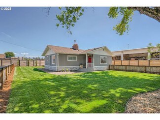102 Kennel Ave, Molalla, OR 97038