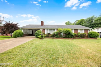 100 Charjean Dr, Jackson, TN 38305