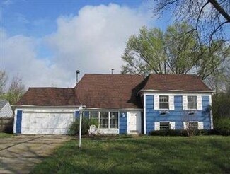 16 Beau Meade Rd, Oswego, IL 60543