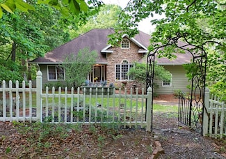 295 Chattahoochee Glen Rd, Clarkesville, GA 30523