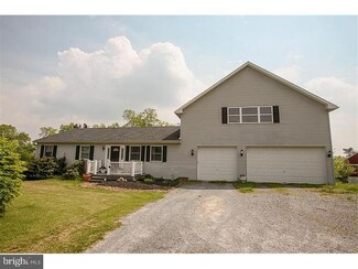 495 Yoder Rd, Elverson, PA 19520