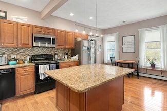 89 Plymouth St Unit 2, Cambridge, MA 02141