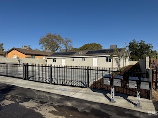 2319 Wilshire Alley Unit ABAB, Bakersfield, CA 93305