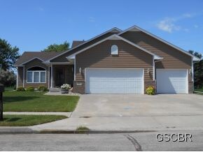 1707 Arnold Palmer Ln, Elk Point, SD 57025