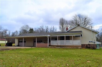 993 Kale Adams Rd, Leavittsburg, OH 44430