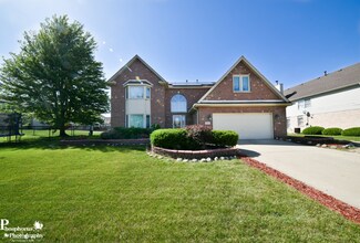 3712 Streamwood Dr, Hazel Crest, IL 60429