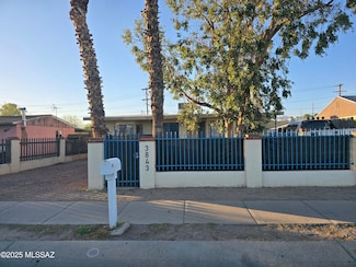 3843 E 32nd St, Tucson, AZ 85713