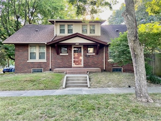 1222 Laurel St, Highland, IL 62249