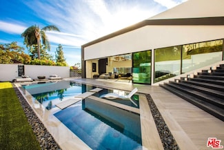 2210 Bowmont Dr, Beverly Hills, CA 90210