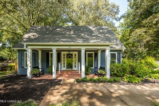 1926 Robertson Rd, Hernando, MS 38632