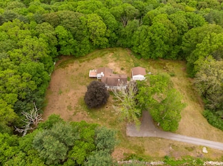 29 Ralph St, Moosup, CT 06354