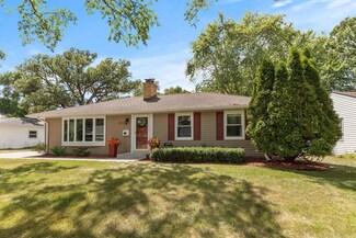 2524 Quebec Ave S, Saint Louis Park, MN 55426