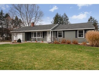 4 Stevens Rd, North Hampton, NH 03862