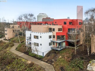 620 NW Naito Pkwy Unit B9, Portland, OR 97209