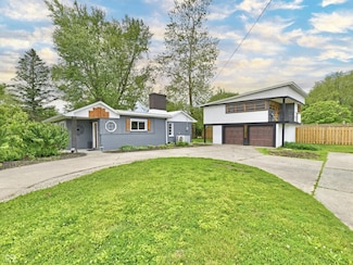 9080 W Forest Dr, Elwood, IN 46036