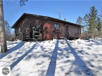 711 Mike Dr, Rose City, MI 48654