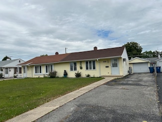 8795 S Corcoran Rd, Hometown, IL 60456