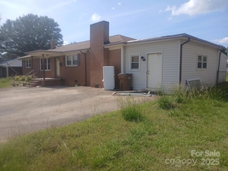 2815 Highland Dr, Lincolnton, NC 28092