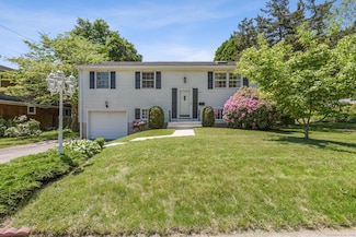 205 Ocean View Ave, Mystic, CT 06355
