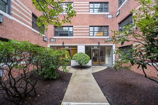648 Washington St Unit 4, Brookline, MA 02446