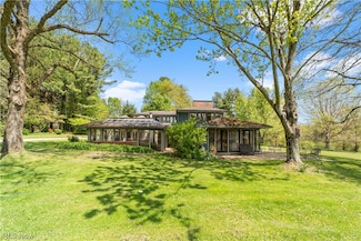 36001 Shaker Blvd, Chagrin Falls, OH 44022