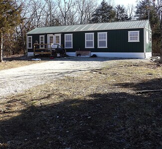 2561 Oak Ridge Dr, Mountain Grove, MO 65711