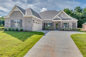 2829 Rainmaker Run Dr, Auburn, AL 36832