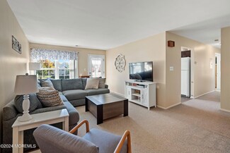 146 Pinetree Ct Unit 146, Howell, NJ 07731