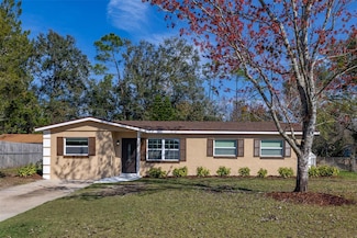 3827 Anna Dr, Apopka, FL 32703