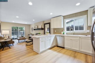1001 Steven Dr, Pittsburg, CA 94565