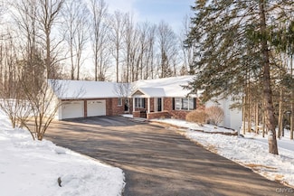 105 Orchard Way, Camillus, NY 13031