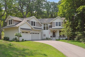 21045 Ivy Ln, Excelsior, MN 55331