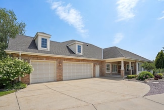 1718 Brookside Ln, Waunakee, WI 53597