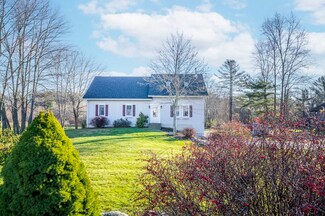 24 Pleasant St, Assonet, MA 02702