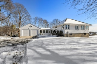 17 Cameron Rd, Lynn, MA 01904