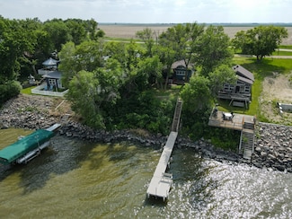 19506 Wood Vine Ln, Huron, SD 57350