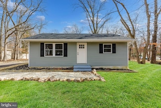 9 W Caines Dr, Cream Ridge, NJ 08514