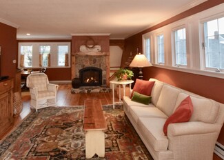 13 Hilltop Place, New London, NH 03257