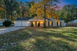 42 Edgewood Dr, Grafton, OH 44044