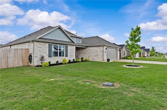 888 Sugar Pine St, Tontitown, AR 72762