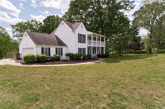210 N Kenneth St, Walhalla, SC 29691