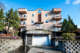 3216 14th Ave W Unit 103, Seattle, WA 98119