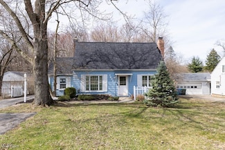 7806 Lewis Rd, Olmsted Falls, OH 44138