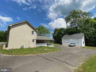 1006 White Oak Rd, Fredericksburg, VA 22405