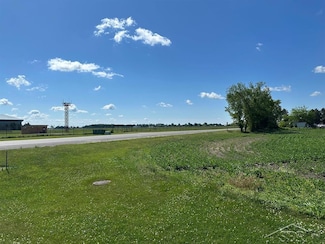 8000 Garfield Rd, Freeland, MI 48623