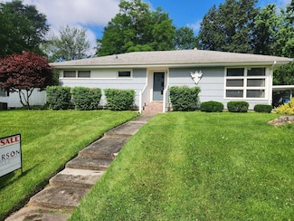 1201 N 1st St, Fairfield, IL 62837