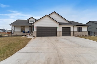 226 S Wellcrest Cir, Goddard, KS 67052