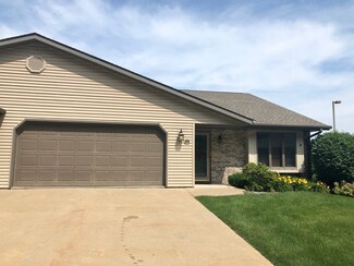 707 Deerview Ln, Morrison, IL 61270