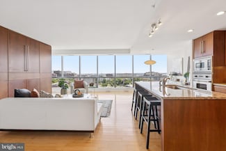 2001 15th St N Unit 1005, Arlington, VA 22201